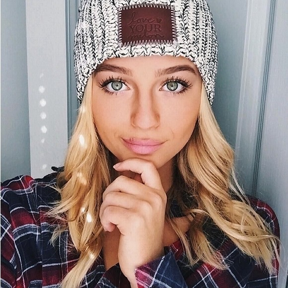 Love Your Melon Accessories - Love Your Melon Slump Knit Hat black and white